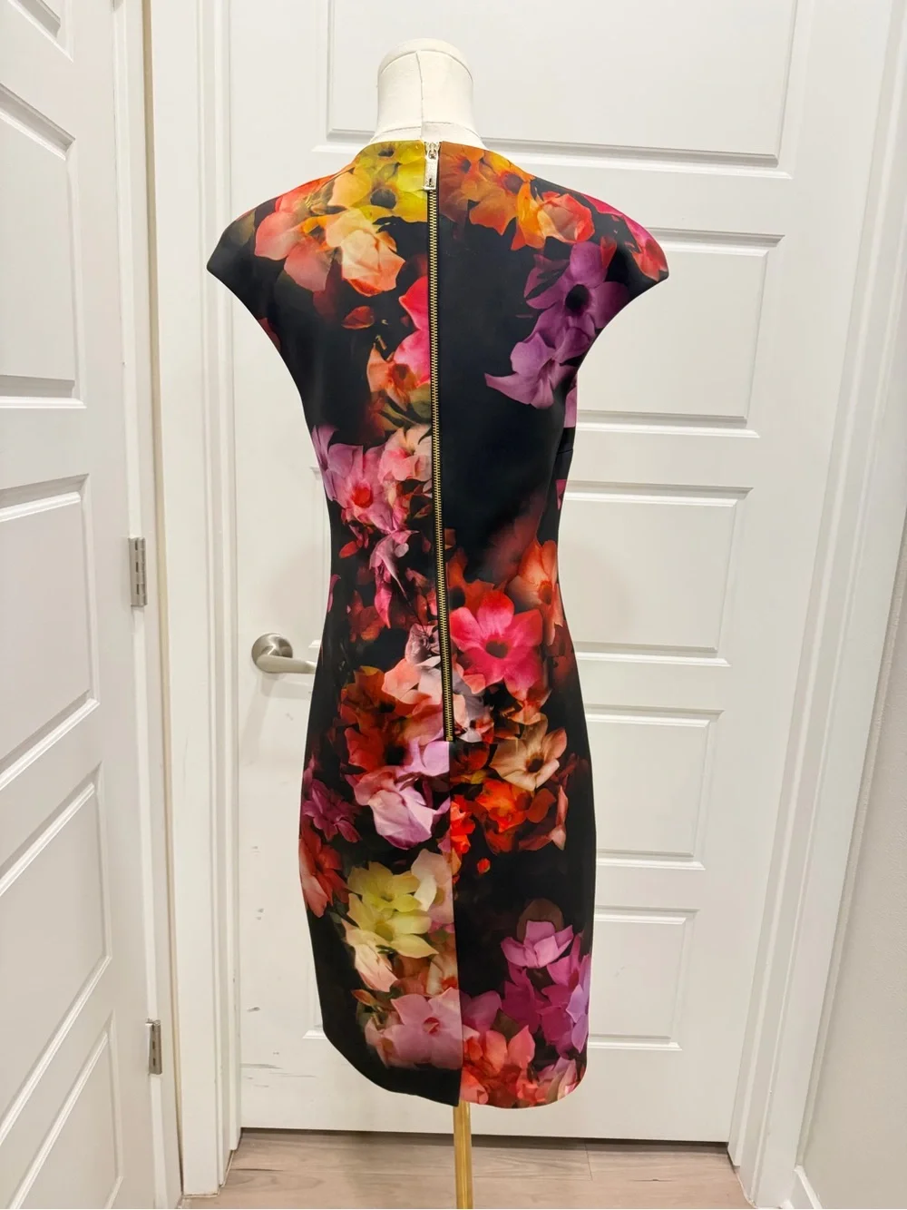 Ted Baker Black Floral Sheath Midi Dress - Picture 6 of 12
